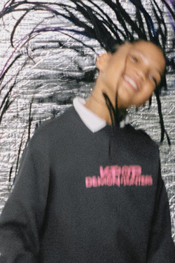 ZARA ТОЛСТОВКА С ПРИНТОМ KPOP DEMON HUNTERS™ NETFLIX ©, АНТРАЦИТОВО-СЕРЫЙ