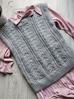 Жилет вязаный ажурный