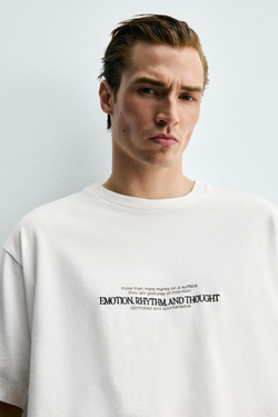 ZARA ФУТБОЛКА СВОБОДНОГО КРОЯ С КОМБИНИРОВАННОЙ ВЫШИВКОЙ, БЕЛЫЙ