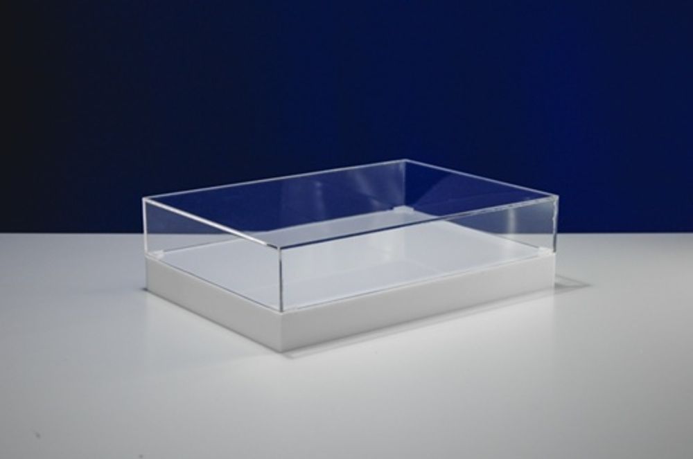 Колпак с белым основанием