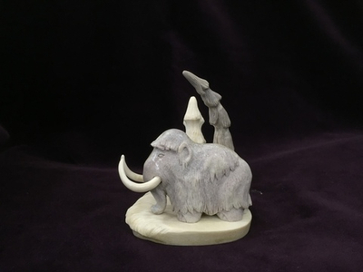 Мамонт в лесу