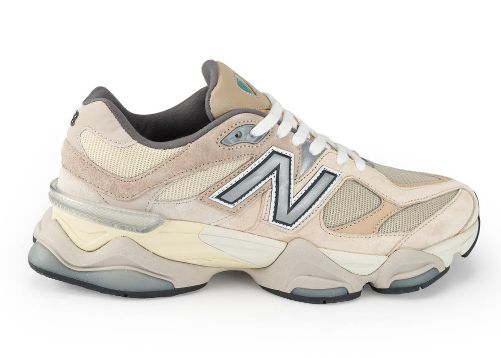 New Balance 9060 (Beige)
