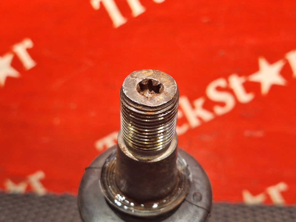 Стойка переднего стабилизатора