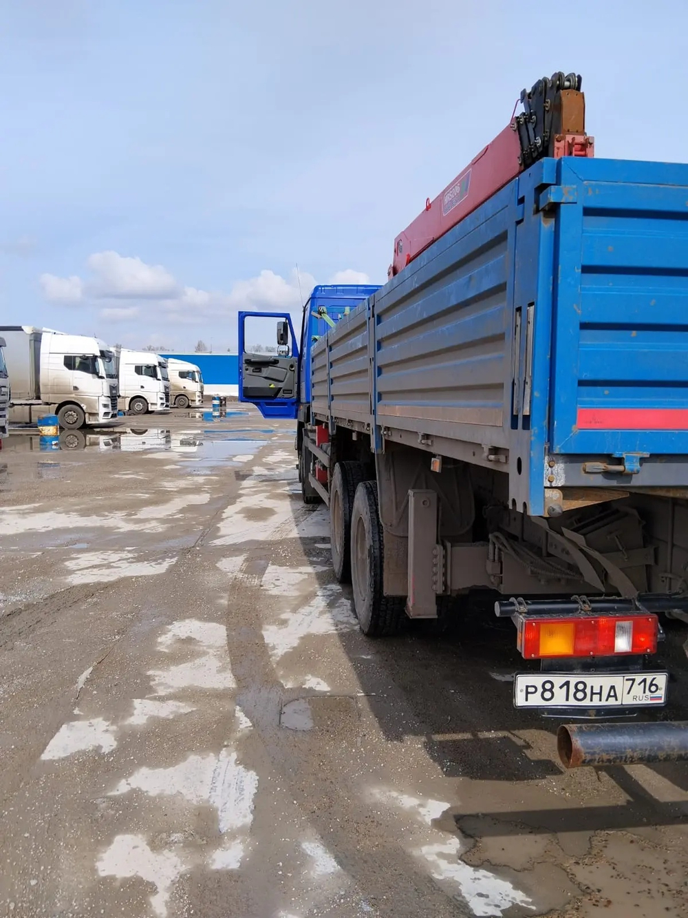 МАЗ 6312 6x4 Бортовой с КМУ 338281 (Дизельный, 6,7 л, 328 л.с., МТ)