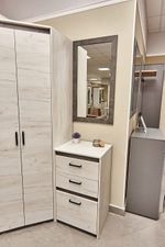 Прага тумба в прихожую