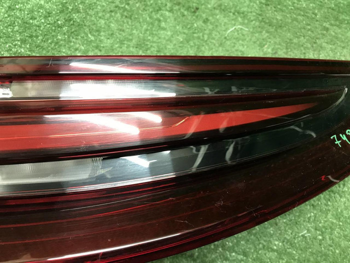 Фонарь правый внешний Porsche Panamera 971 (16-20)