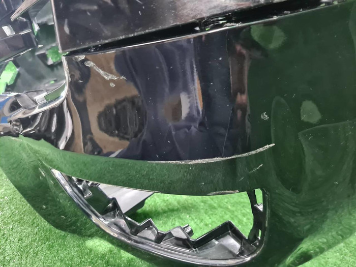 Бампер передний Toyota Land Cruiser 300 (2021-н.в.)