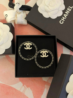 Серьги Chanel Crystal Lambskin CC Chain Hoop Earrings
