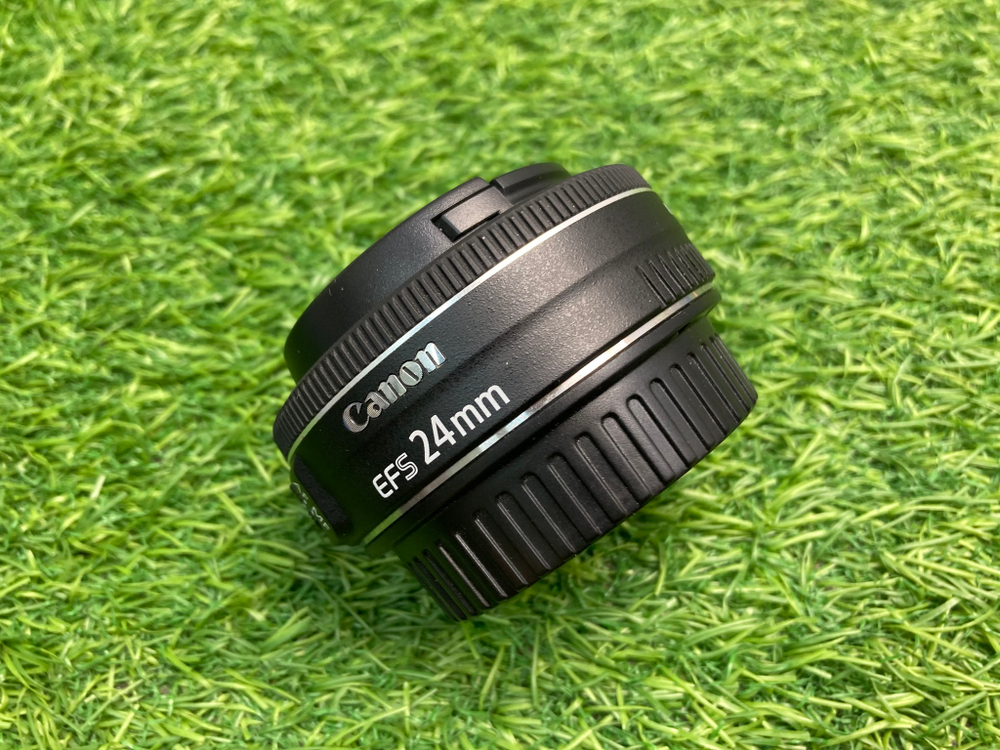 Canon EF-S 24mm 2.8 STM
