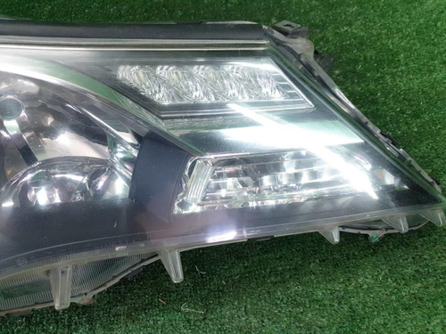 Фара правая Toyota Rav 4 CA40 (2012-2015) ксенон