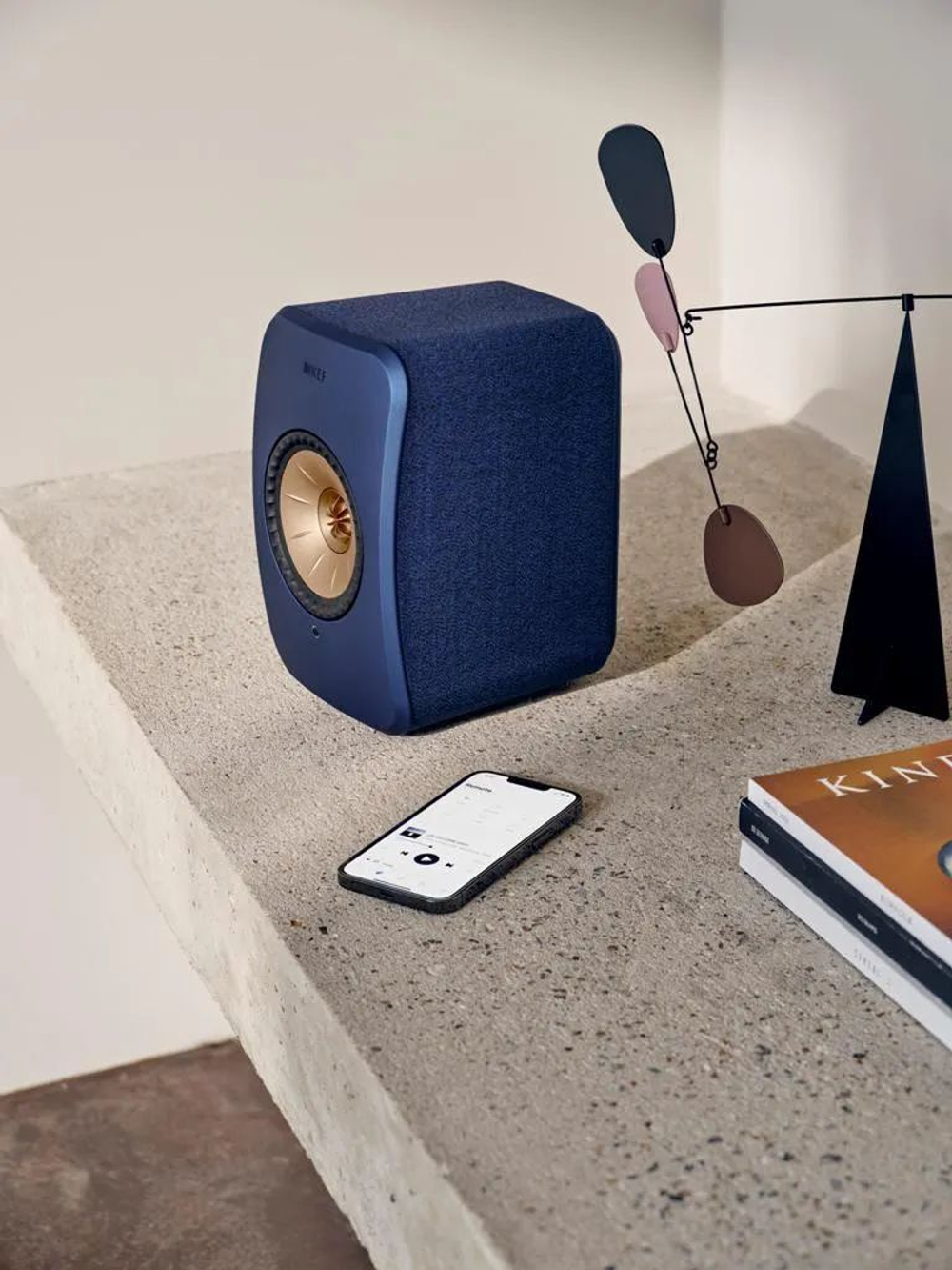 Активная беспроводная акустика со стойками KEF LSX II COBALT BLUE + KEF S1 Floor Stand Blue