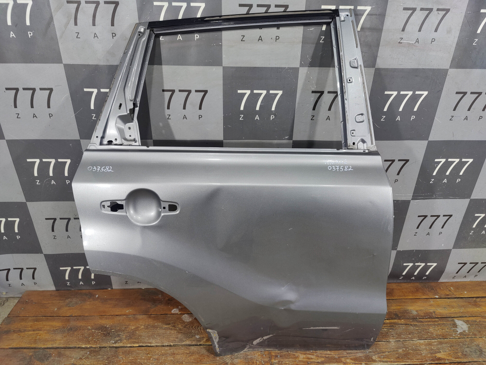 Дверь задняя правая Suzuki Vitara 2 14-нв Б/У Оригинал 6800354P01000