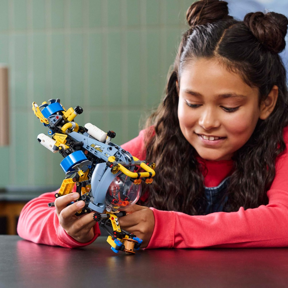 LEGO Technic - Исследовательская подводная лодка 42201