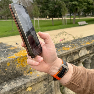 Ремешок для Apple Watch Ultra 49mm из кожи Saffiano черного цвета с оранжевой строчкой