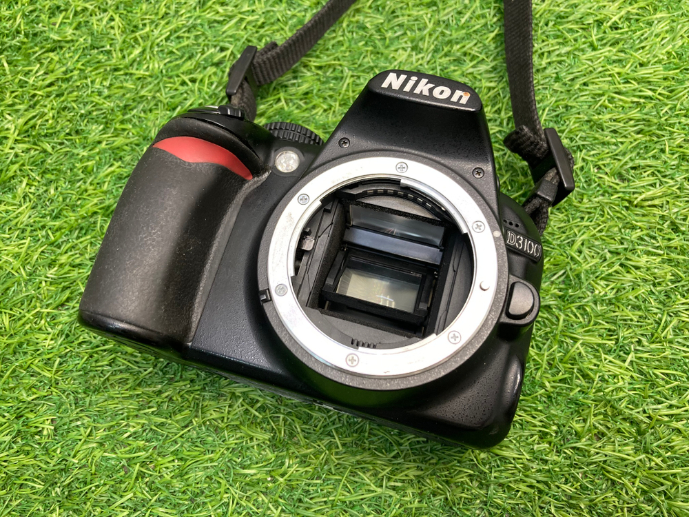 Nikon D3100 kit 18-55mm 3.5-5.6G VR 40.800 кадров