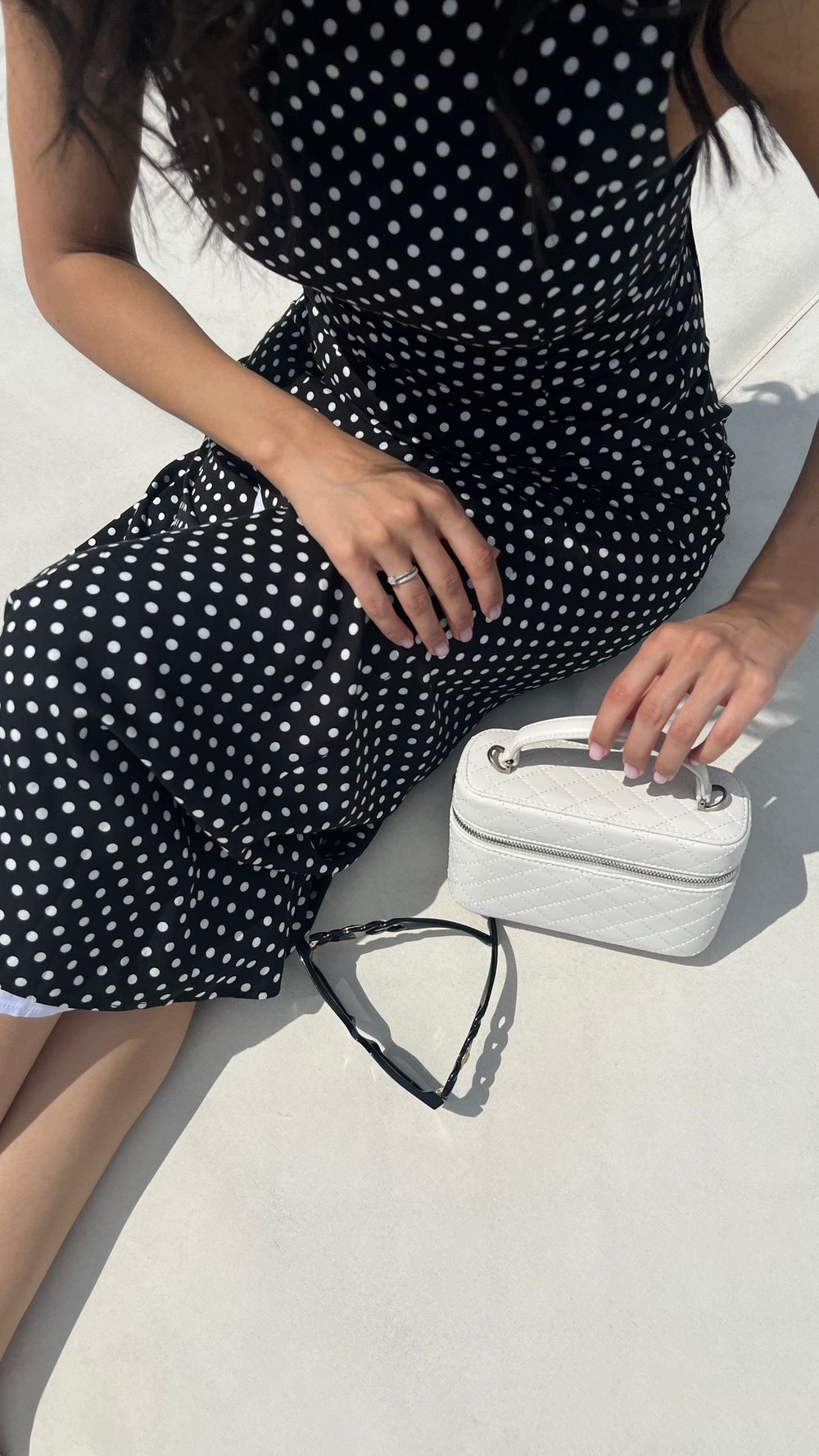 Платье черное в белый горошек