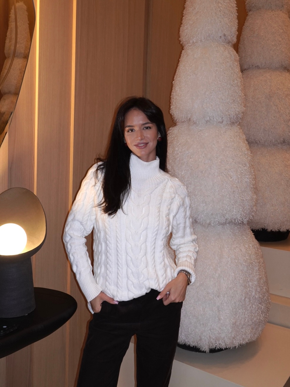 Свитер с косами