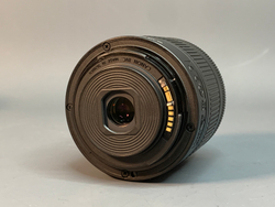 Canon 250D Kit 18-55mm STM 42.000 кадров