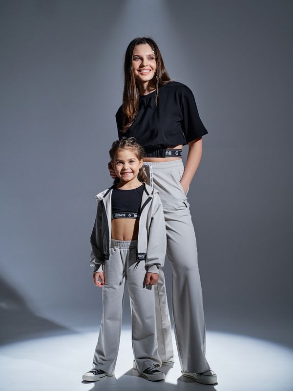 Футболка укороченная на резинке 