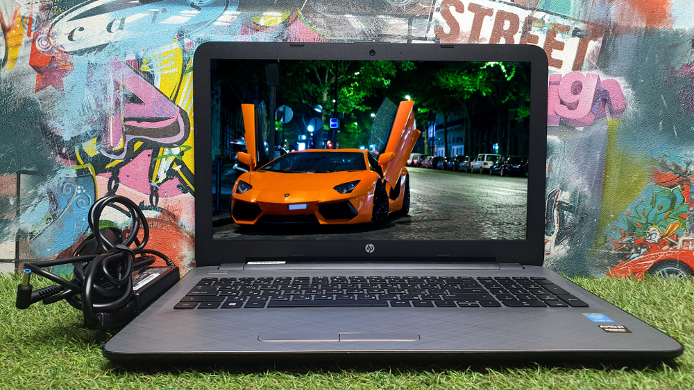 Ноутбук HP i3/4Gb/R5 M330 2Gb/15-ac011ur N0J84EA/Windows 10