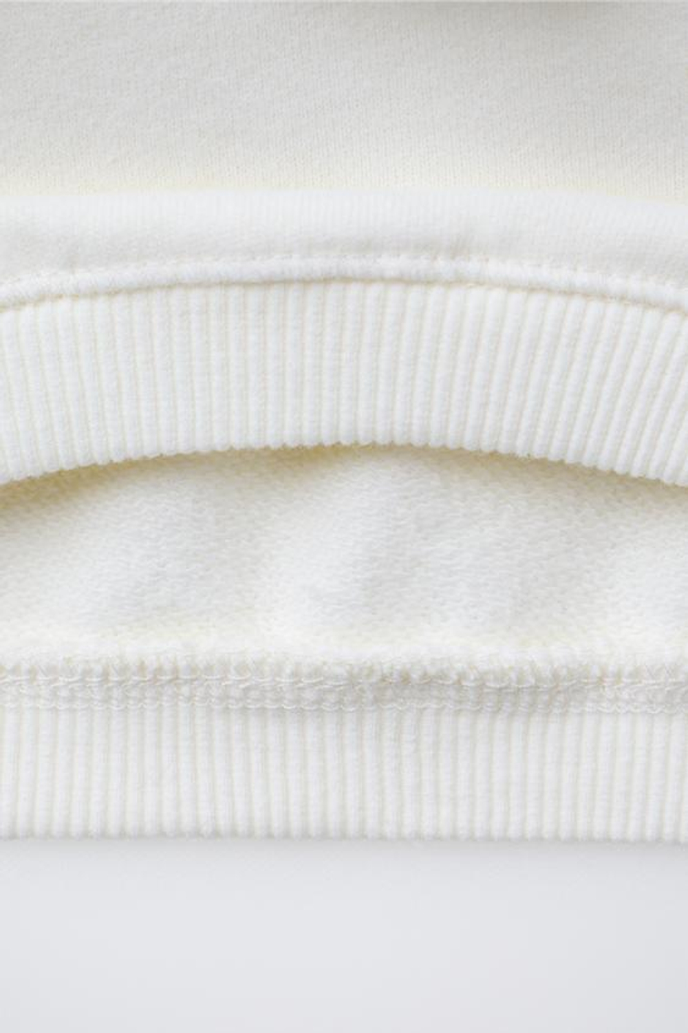 ZARA ТОЛСТОВКА С 3D-АППЛИКАЦИЕЙ ЖИВОТНЫХ, СВЕТЛЫЙ ЭКРЮ