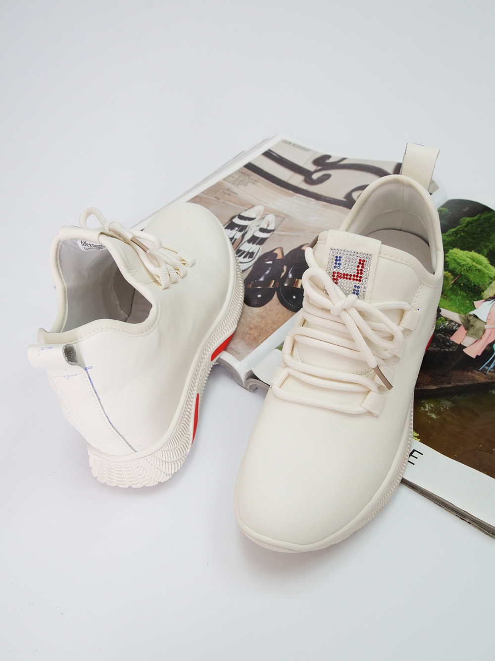 Кроссовки женские демисезонные