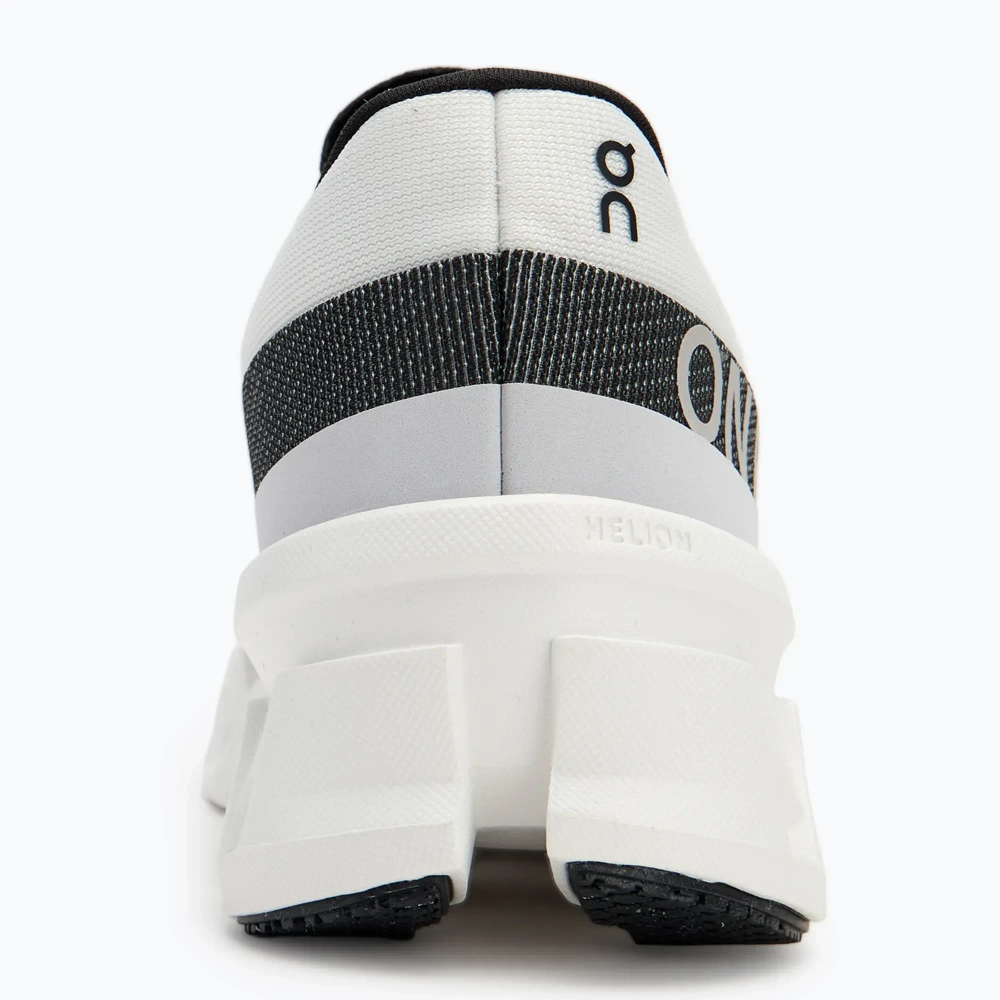 Женские Кроссовки для бега On Cloudmonster 2 white/frost