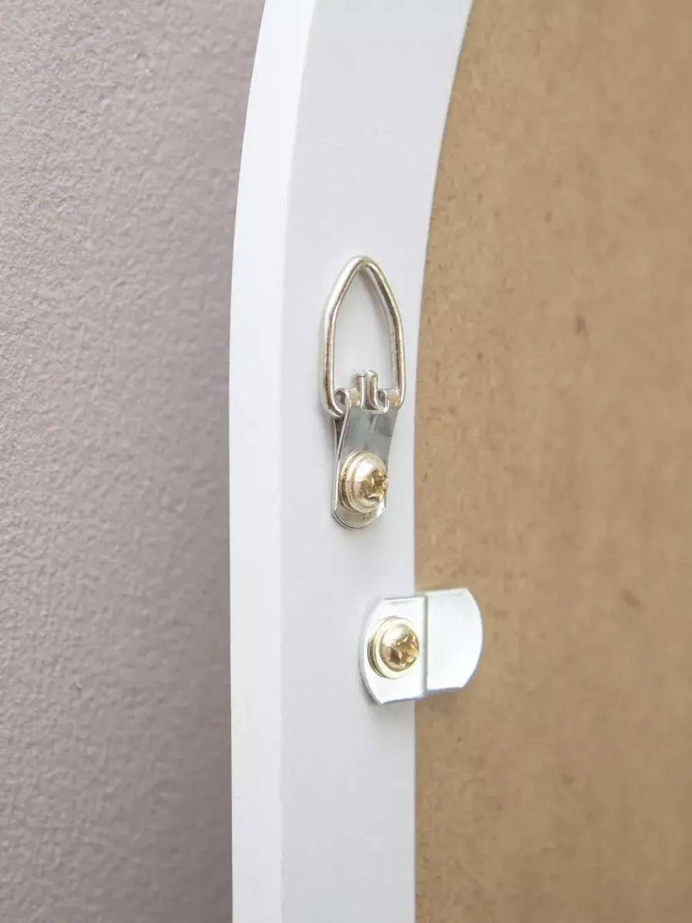 Зеркало настенное для прихожей 66*34 см