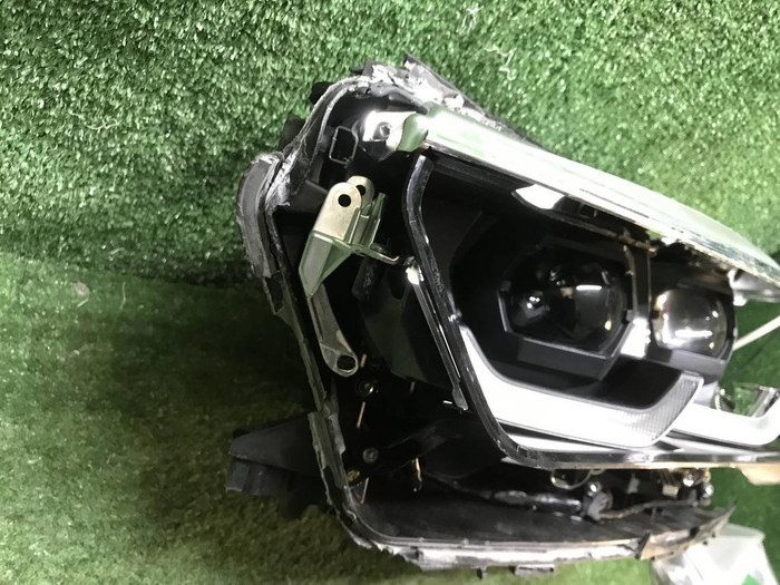 Битая Фара левая BMW X5 G05 (2018-2023) LED