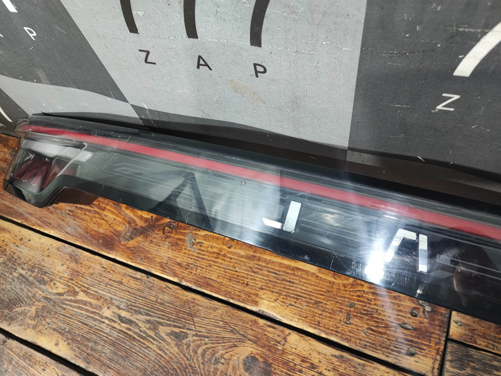 Фонарь задний центральный Jaecoo J8 24-нв Б/У Оригинал 605001088AA