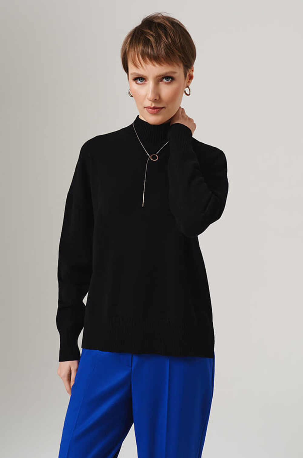 23129 Свитер женский (черный)