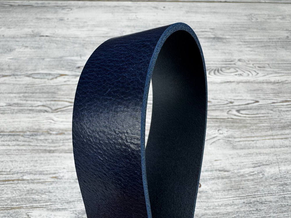 Фактура ременной заготовки из Италии