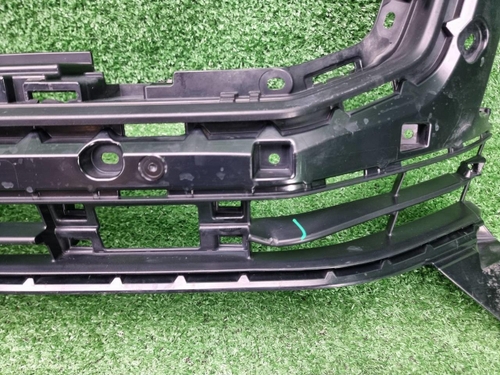 Решетка переднего бампера Land Cruiser 300 (21-нв)