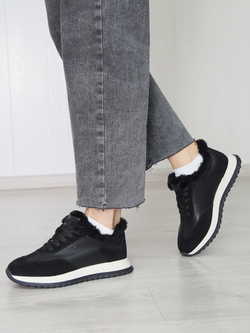 Кроссовки женские зимние