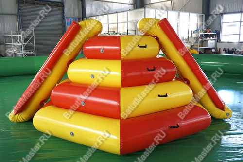 Надувной водный аттракцион "Веселые ярусы" красно-желтый размер 4*3*1,8 м