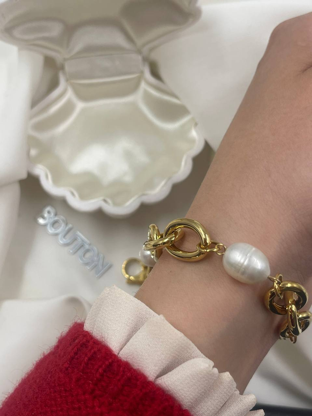 Браслет золотистый цепь с натуральным жемчугом