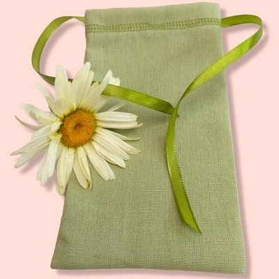 Мешочек 10х18 см для упаковки подарка из льна светло-зеленого цвета