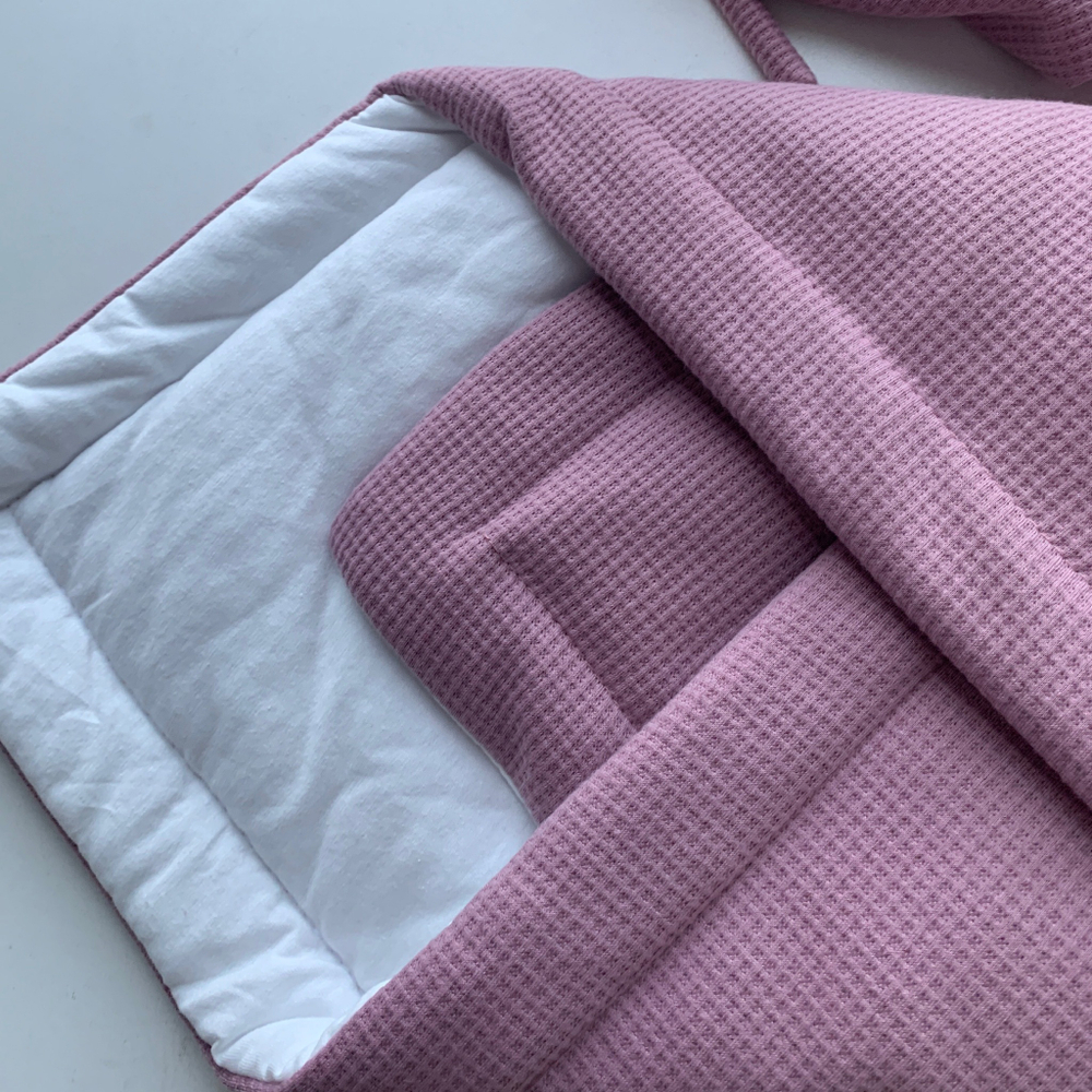 Конверт на выписку вафельный с комбинезоном и шапкой