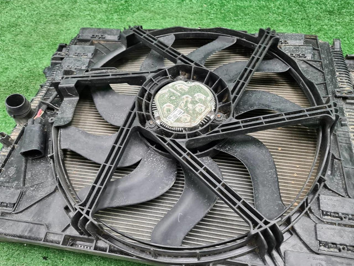 Кассета радиаторов BMW 3er G20 (2018-н.в.)