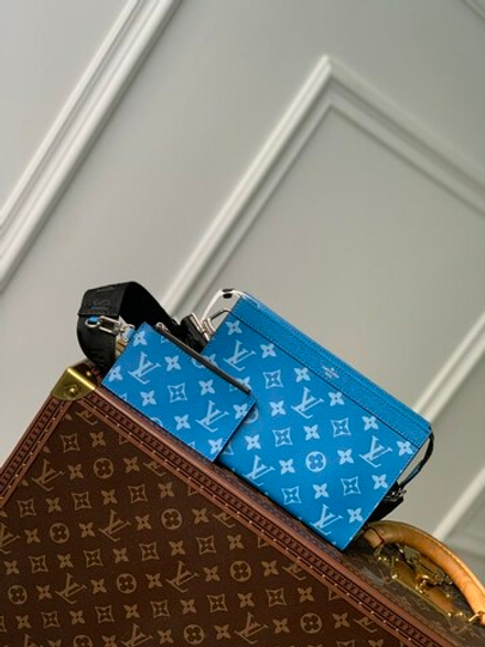 Louis Vuitton Gaston Wearable Wallet