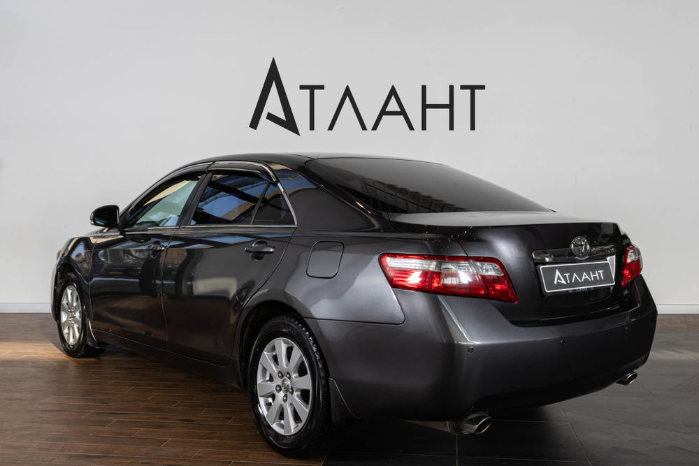 Toyota Camry, 2011 год