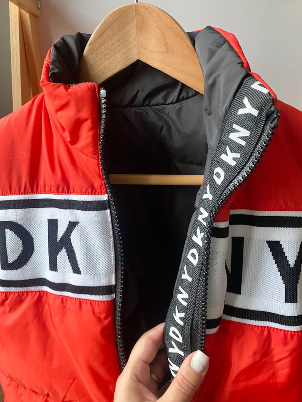 Жилет DKNY 2хсторонний, 152