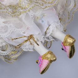 Кукла Маша с щелкунчиком