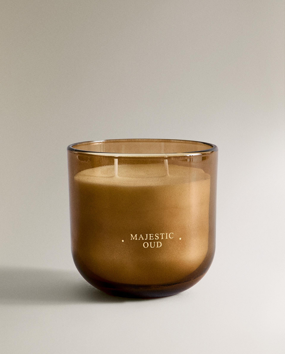 Zara Home Свеча ароматическая Majestic Oud 400 г, растительный воск, аромат восточный древесный, Коричневый