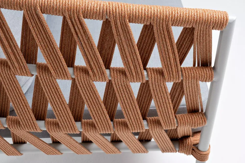 "Диего" диван 2-местный плетеный из роупа, каркас алюминий светло-серый (RAL7035) муар, роуп оранжевый меланж круглый, ткань светло-серая