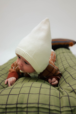 Чепчик вязаный (экрю)