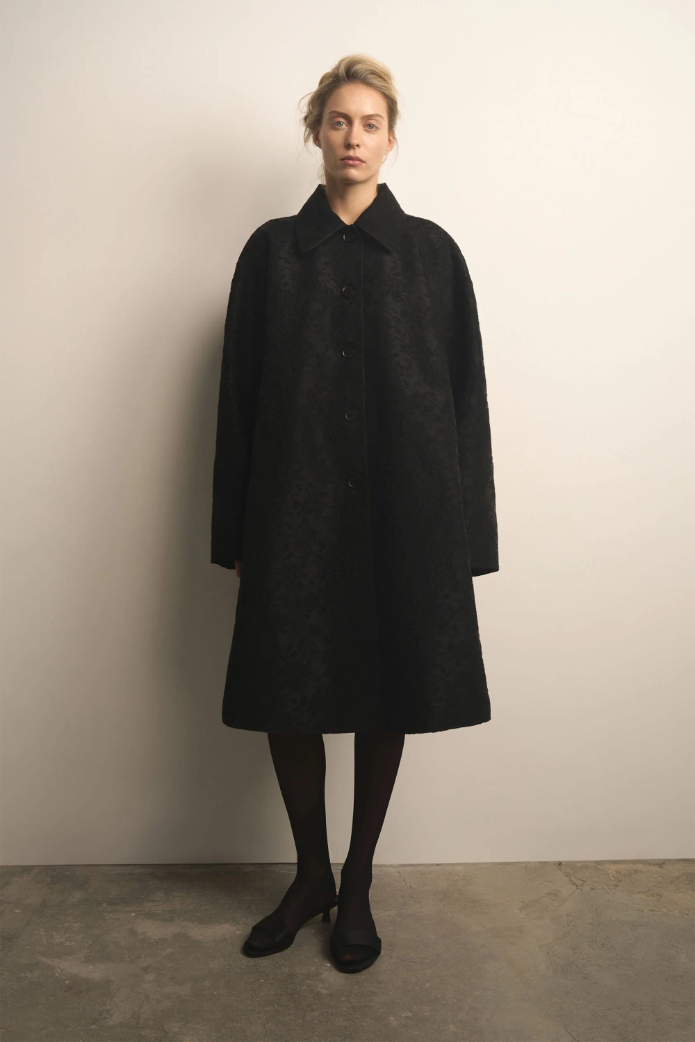 Плащ A-силуэта