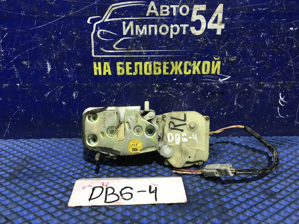 Замок двери задней левой Honda INTEGRA 1996