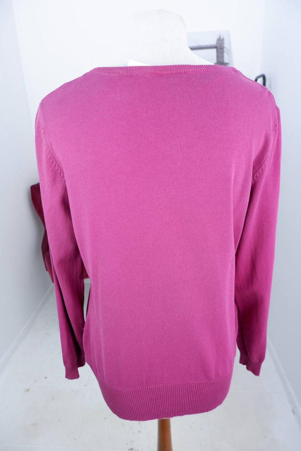 Кардиган Bpc цвета сочной ягоды, визуально на 52/54 размер