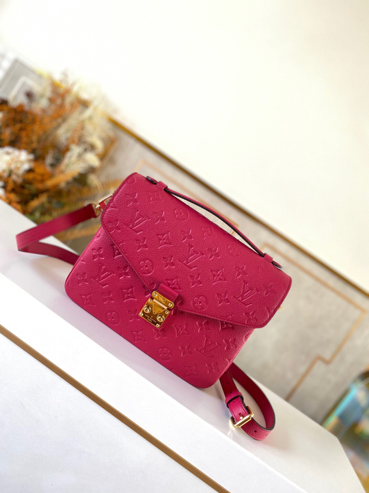 Louis Vuitton Pochette Metis
